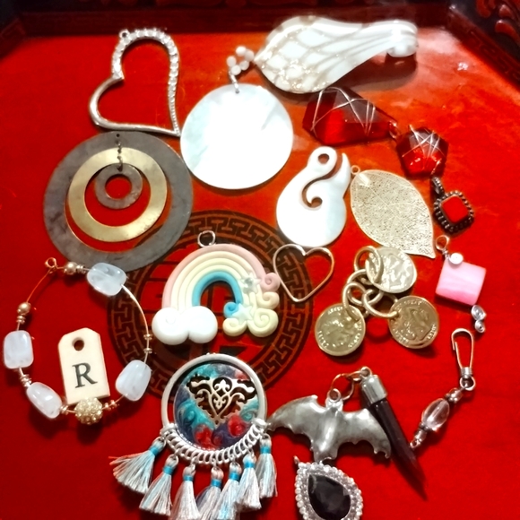 Large vintage lot of gorgeous pendants - Picture 2 of 2